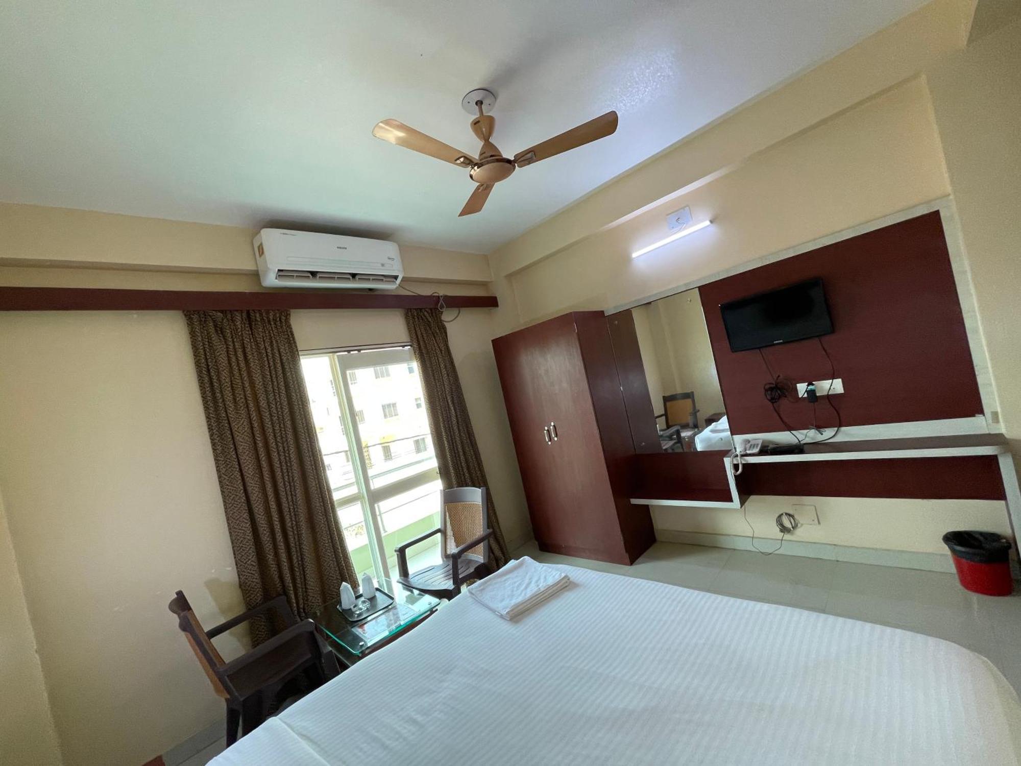 Hotel Golden Wave Пури Экстерьер фото